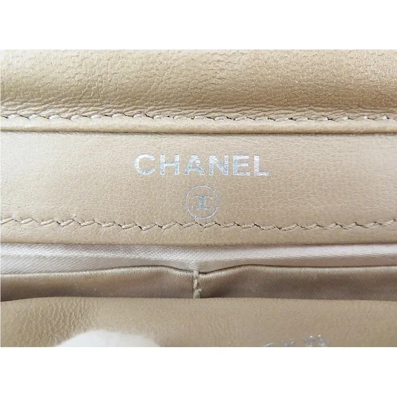 CHANEL Beige Crossbody Bag with Chain Strap - Picture 14 of 16